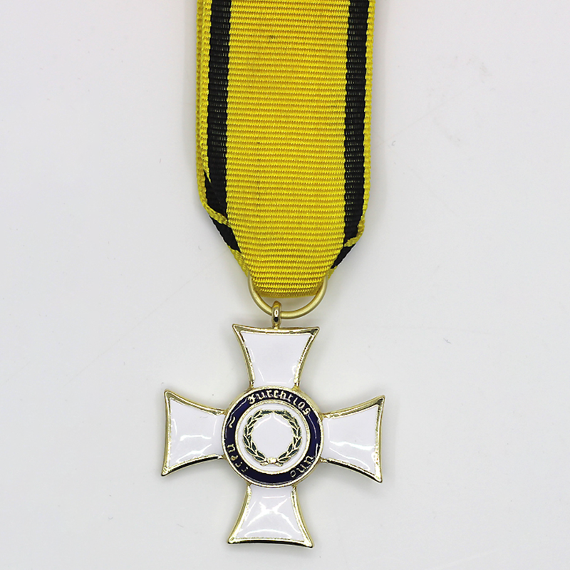 Classic Cross Medal Replica Co - Collectible Vintage Brooches recensie en prijs